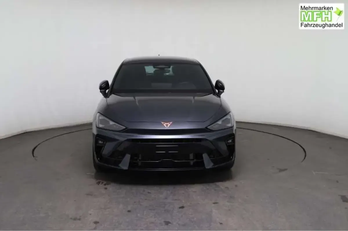 Neu Cupra Leon 150 PS (110 kW) 2026 Grau, magnetic tech (s7) Limousine