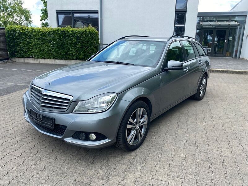 Grau Gebraucht 2013 Mercedes C180 Limousine | 9.300 € (Superpreis) - Bild 1/4