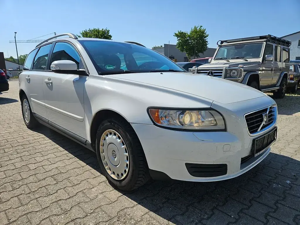 Gebraucht Volvo V50 109 PS (80 kW) 2007 Weiß Kombi