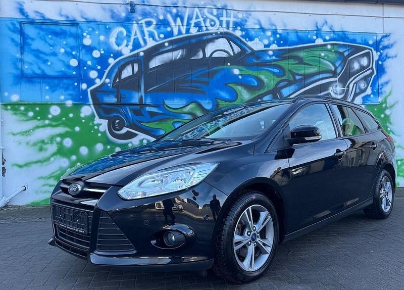 Gebraucht Ford Focus Trend 101 PS (74 kW) 2013 Schwarz Limousine