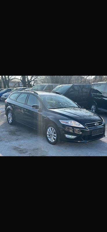 Schwarz Gebraucht 2011 Ford Mondeo Business Edition Kombi | 3.450 € (Superpreis) - Bild 1/4
