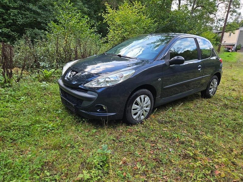 Schwarz Gebraucht 2009 Peugeot 206+ Kleinwagen | 1.650 € - Bild 1/4