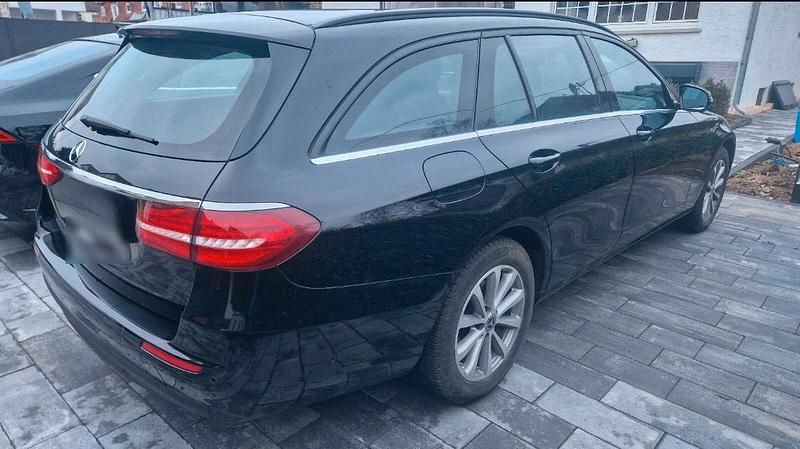 Second-hand Mercedes E200 184 CP (135 kW) 2017 Negru Break