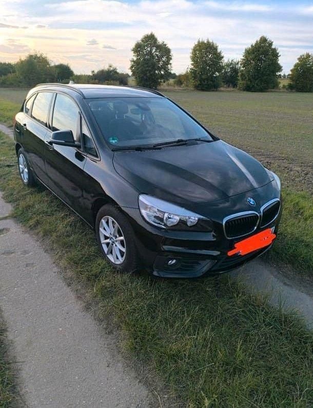 Schwarz Gebraucht 2015 BMW 218 Active Tourer Van / Kleinbus | 7.999 € (Superpreis) - Bild 1/4
