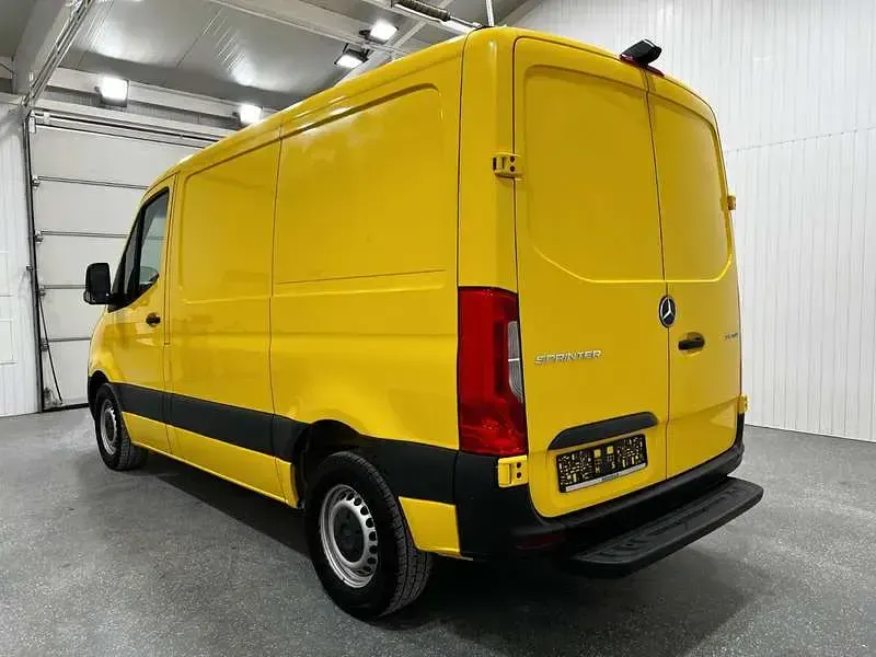 Gebraucht Mercedes Sprinter 163 PS (119 kW) 2020 Calcitgelb (1243) Van