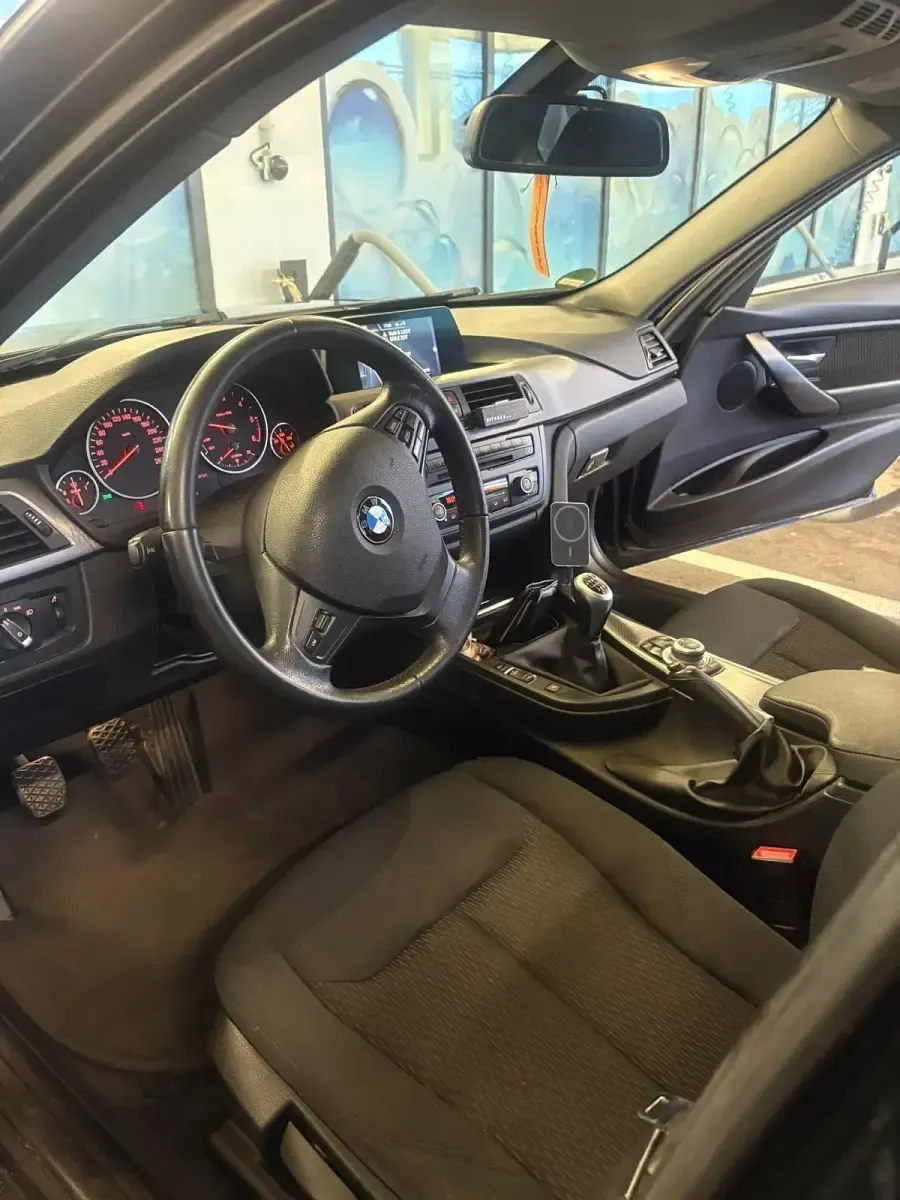 Gebraucht BMW 320 184 PS (135 kW) 2014 Schwarz Kombi