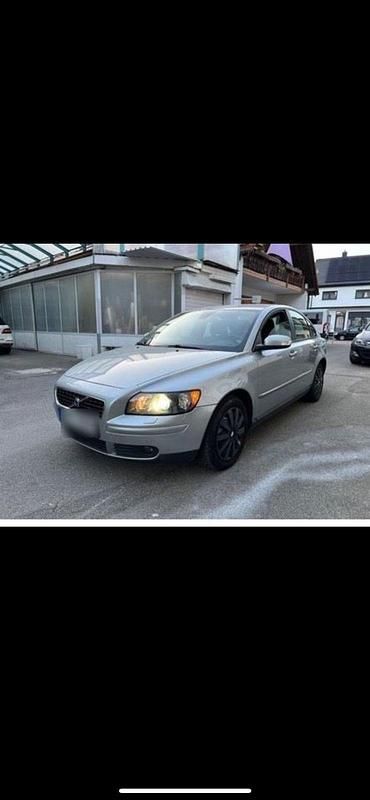 Grau Gebraucht 2006 Volvo S40 Limousine | 3.000 € (Guter Preis) - Bild 1/4