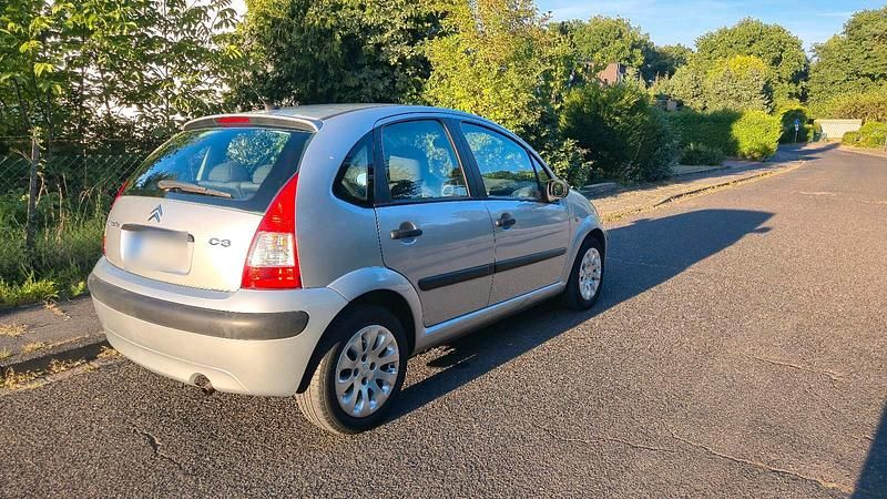 Gebraucht Citroën C3 73 PS (53 kW) 2007 Silber Kleinwagen
