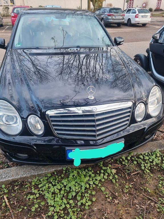 Gebraucht Mercedes E200 Avantgarde 184 PS (135 kW) 2006 Schwarz Limousine