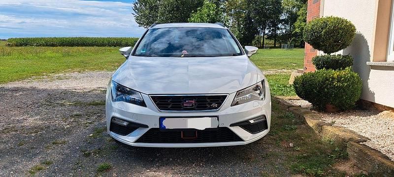 Weiß Gebraucht 2018 Seat Leon ST FR Kombi | 15.600 € (Fairer Preis) - Bild 1/4