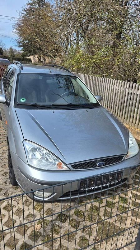 Gebraucht Ford Focus Ghia 101 PS (74 kW) 2004 Silber Kombi