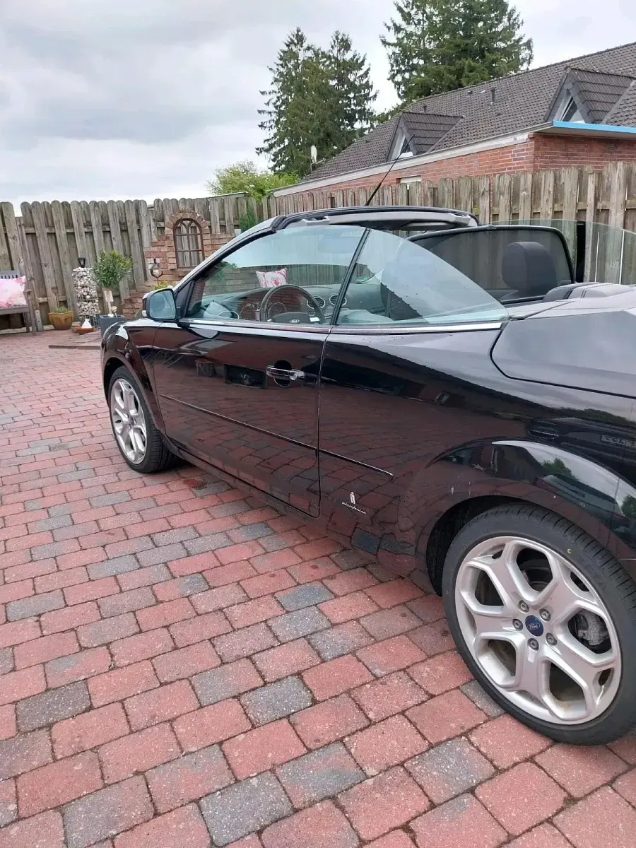 Gebraucht Ford Focus Cabriolet 136 PS (100 kW) 2010 Schwarz Cabrio