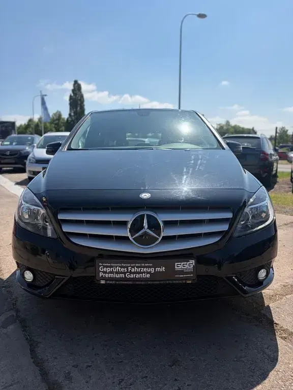 Gebraucht Mercedes B200 136 PS (100 kW) 2014 Schwarz Kleinwagen