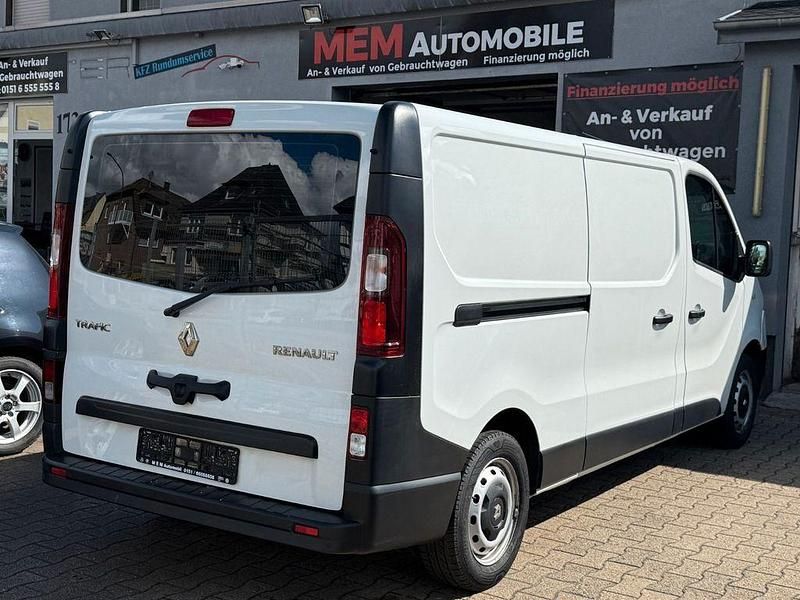Gebraucht Renault Trafic 120 PS (88 kW) 2019 Weiß Van / Kleinbus
