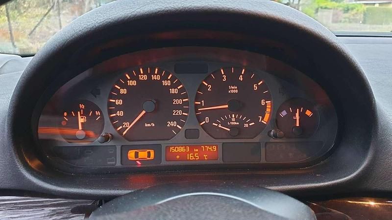 Gebraucht BMW 320 129 PS (94 kW) 1999 Limousine