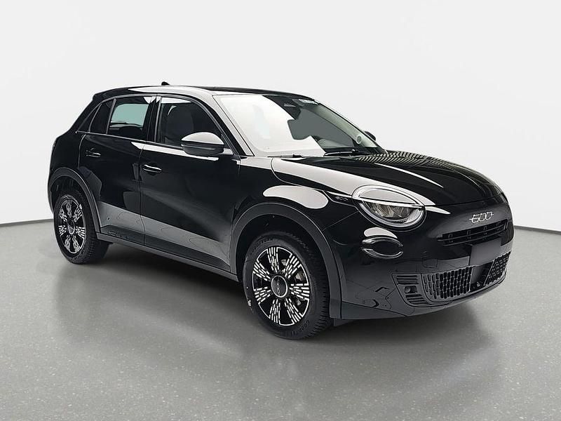 Neu Fiat 600 Pop 110 PS (80 kW) 2026 Cinema schwarz SUV