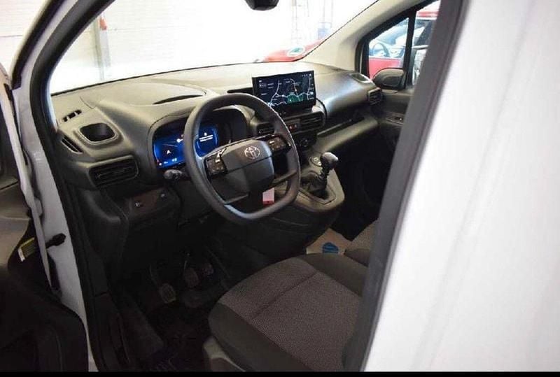 Gebraucht Toyota Proace City 102 PS (75 kW) 2024 Weiß Van / Kleinbus