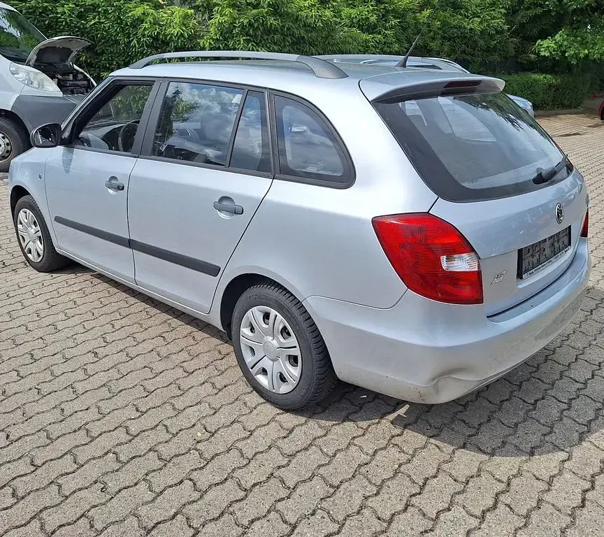 Gebraucht Skoda Fabia 60 PS (44 kW) 2009 Silber Kombi