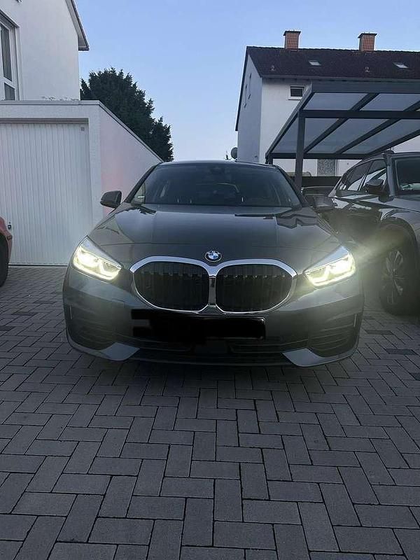 Gebraucht BMW 118 Advantage 140 PS (102 kW) 2020 Grau Kleinwagen