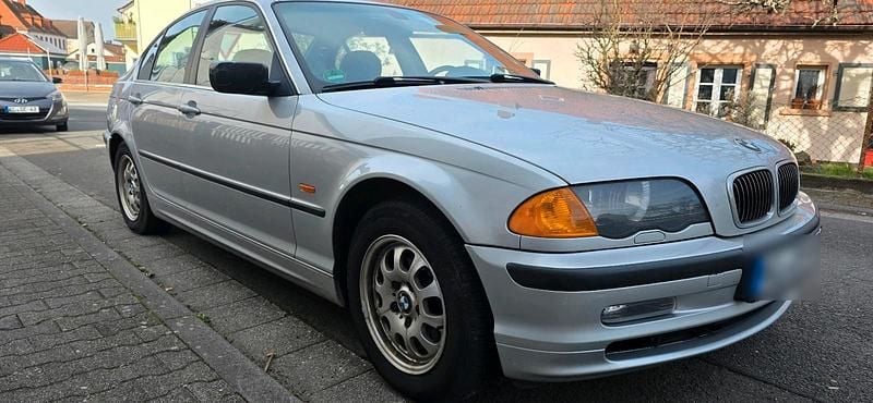 Gebraucht BMW 320 151 PS (111 kW) 1998 Silber Limousine