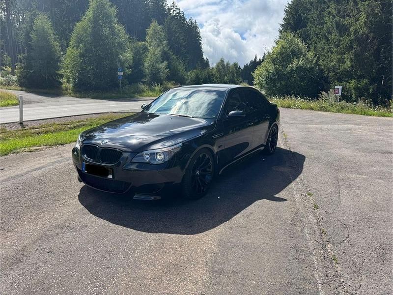 Schwarz Gebraucht 2005 BMW M5 Sport Line Limousine | 36.500 € (Superpreis) - Bild 1/4