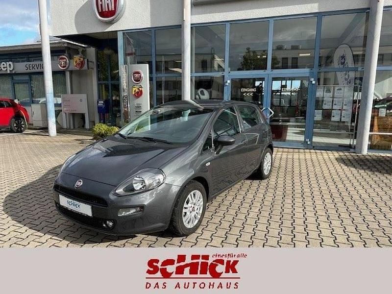 Grau Gebraucht 2016 Fiat Punto Lounge Kleinwagen | 6.990 € (Fairer Preis) - Bild 1/4