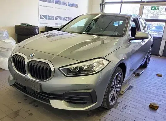 Gebraucht BMW 116 Sport Line 116 PS (85 kW) 2022 Skyscraper Kleinwagen