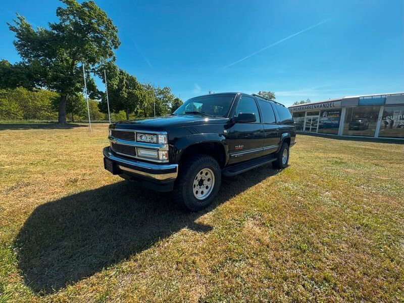 Schwarz Gebraucht 1998 Chevrolet Suburban SUV | 14.000 € - Bild 1/4