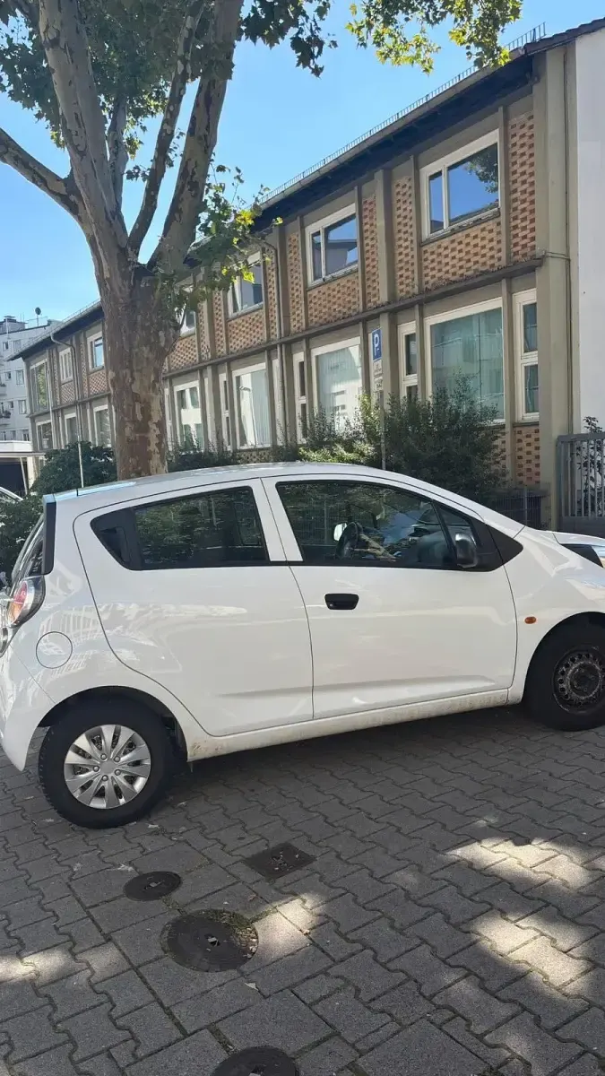 Gebraucht Chevrolet Spark 70 PS (51 kW) 2010 Weiß Kleinwagen