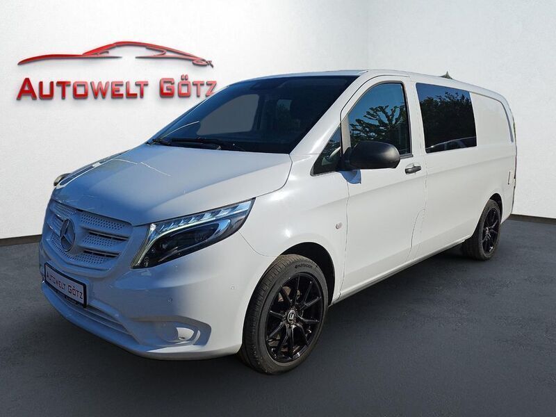 Weiß Gebraucht 2018 Mercedes Vito Van / Kleinbus | 25.980 € - Bild 1/4