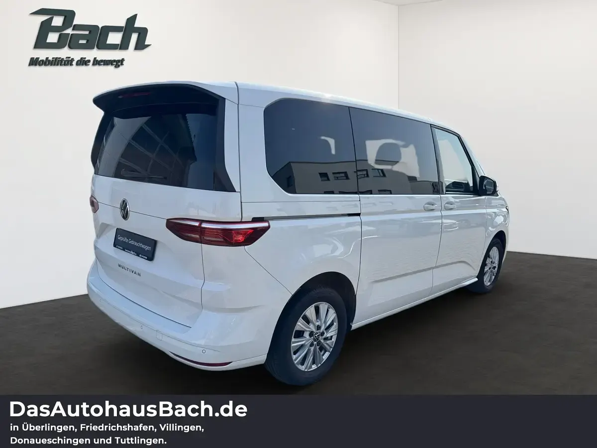 Gebraucht VW Multivan Life 136 PS (100 kW) 2022 Weiß Van / Kleinbus