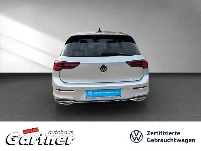 Gebraucht VW Golf VIII Active 150 PS (110 kW) 2022 Silber metallic Limousine