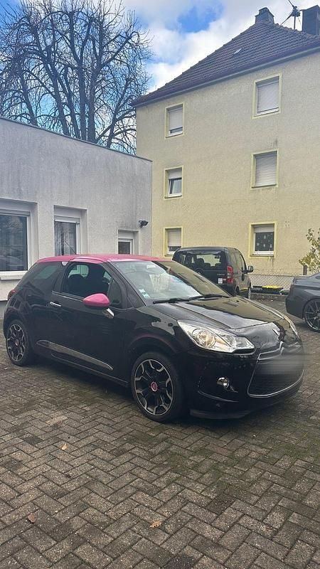 Schwarz Gebraucht 2014 Citroën DS3 So Chic Kleinwagen | 3.450 € (Guter Preis) - Bild 1/4