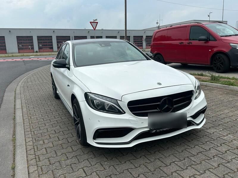Weiß Gebraucht 2015 Mercedes C63 AMG AMG Limousine | 15.000 € - Bild 1/4