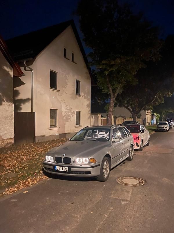 Silber Gebraucht 1998 BMW 525 Kombi | 699 € - Bild 1/4