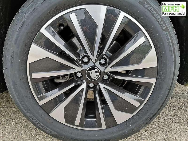 Neu Skoda Superb Selection 193 PS (141 kW) 2025 Ice tea yellow metallic Kombi