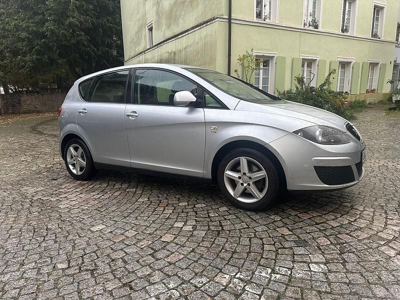 Silber Gebraucht 2009 Seat Altea Van / Kleinbus | 2.500 € (Fairer Preis) - Bild 1/4