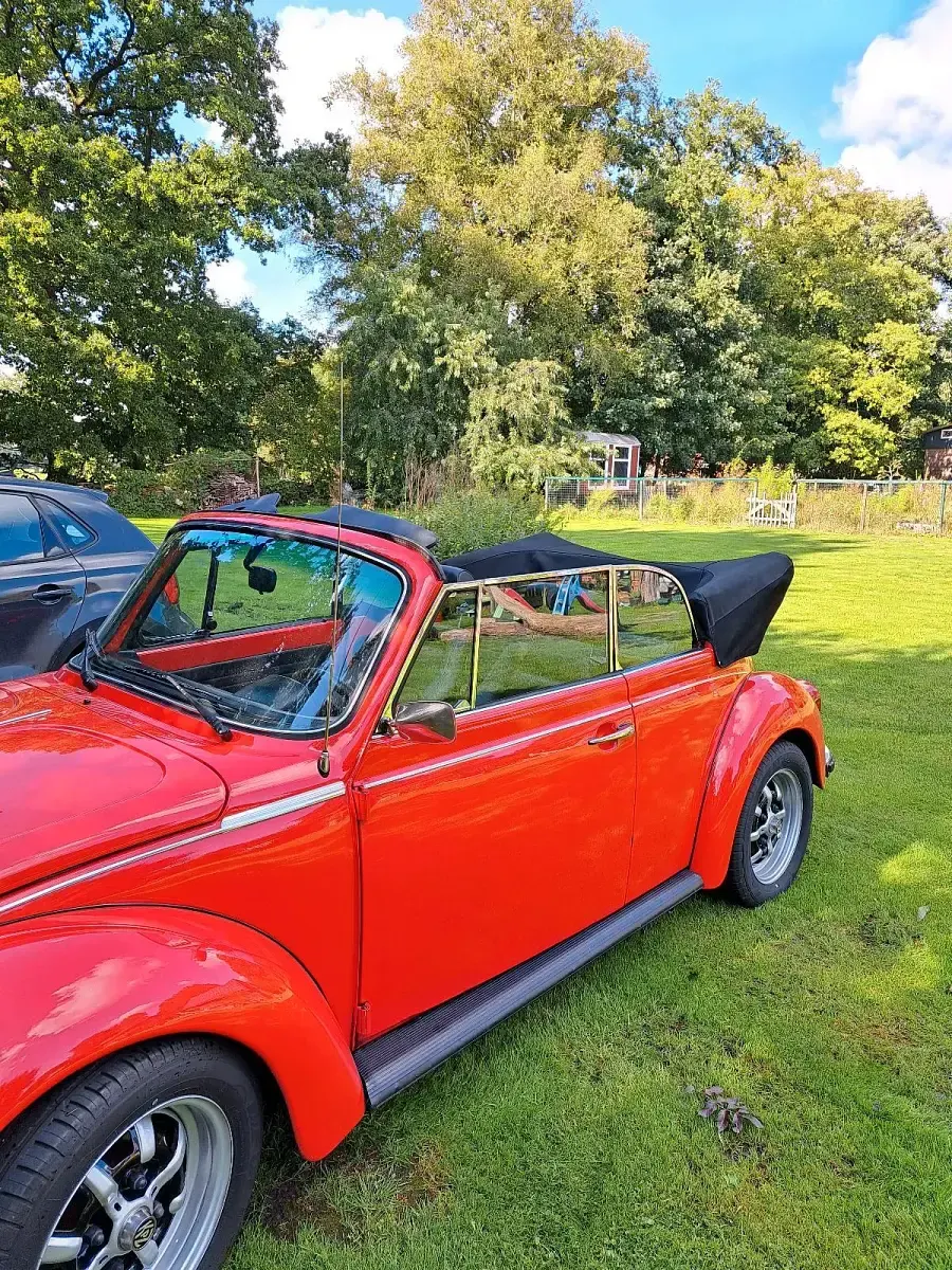 Używany VW Käfer 125 KM (91 kW) 1979 Czerwony Kabriolet