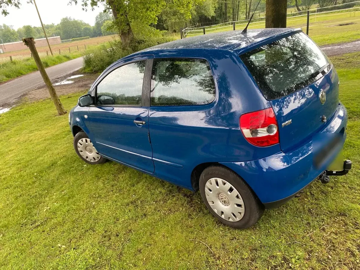 Gebraucht VW Fox 69 PS (50 kW) 2010 Blau Kleinwagen