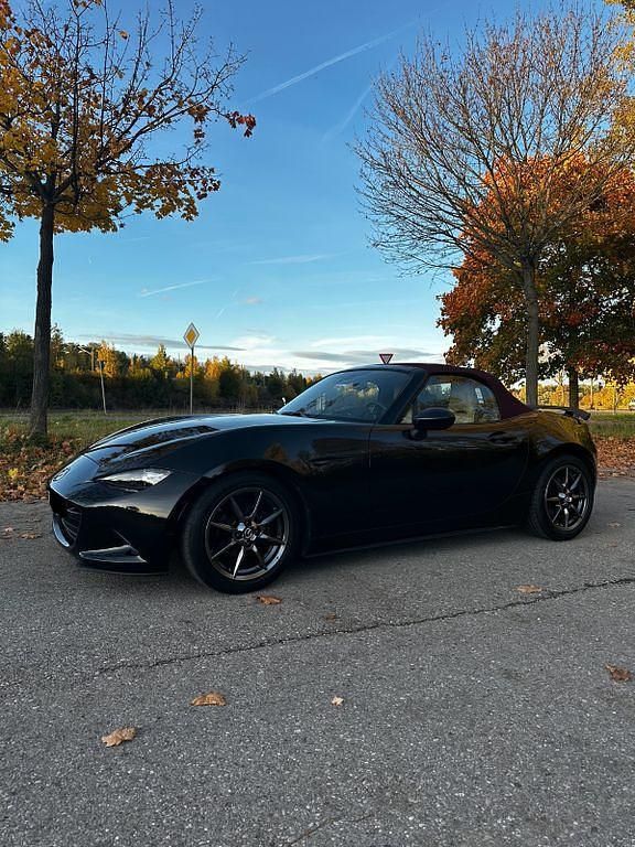 Używany Mazda MX5 131 KM (96 kW) 2018 Czarny Kabriolet