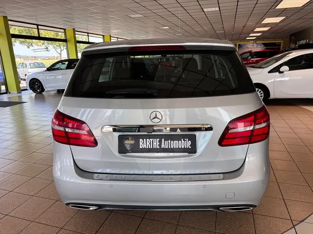 Gebraucht Mercedes B220 177 PS (130 kW) 2015 Silber Kleinwagen