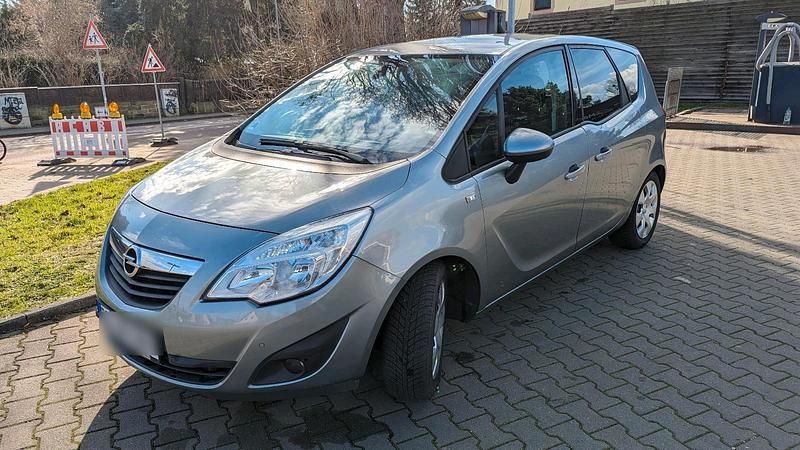 Grau Gebraucht 2011 Opel Meriva Van / Kleinbus | 3.000 € (Fairer Preis) - Bild 1/4