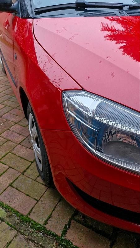 Gebraucht Skoda Fabia 60 PS (44 kW) 2011 Rot Limousine