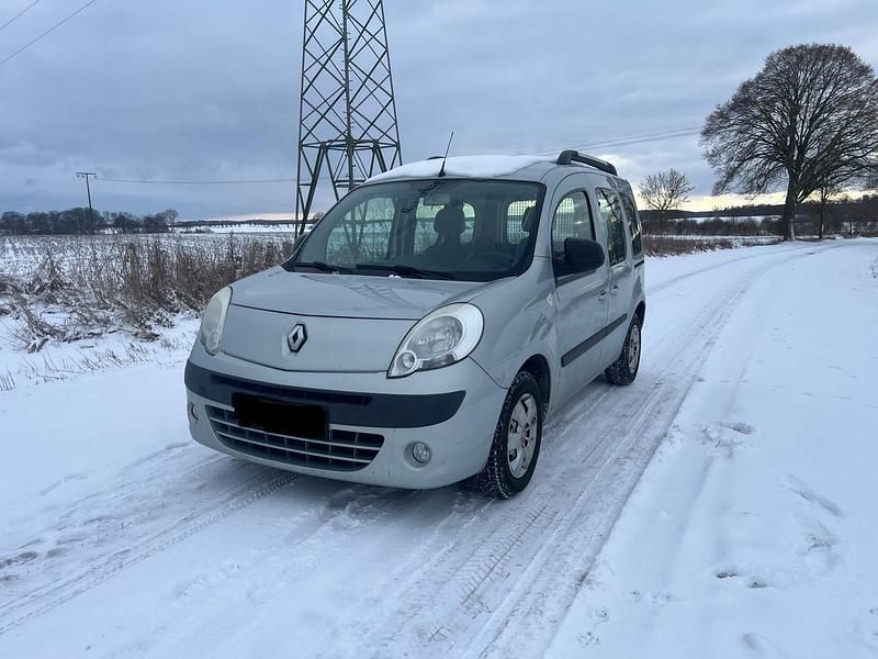 Gebraucht Renault Kangoo 106 PS (77 kW) 2013 Silber Van / Kleinbus