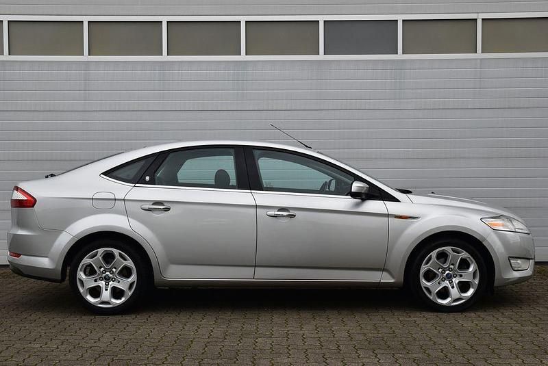 Gebraucht Ford Mondeo Ghia 145 PS (106 kW) 2008 Silber Limousine