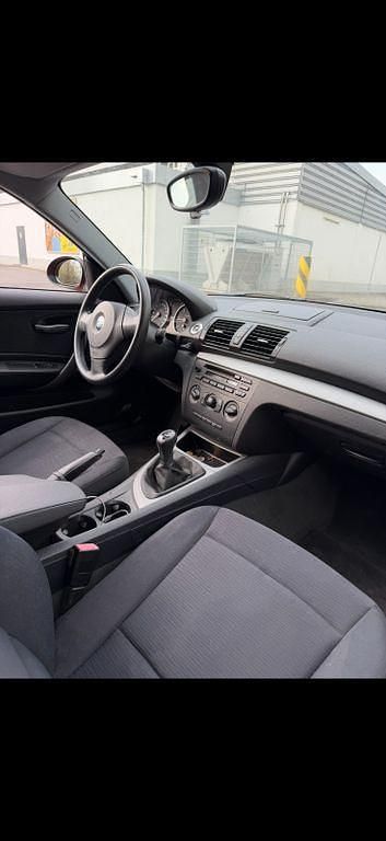 Gebraucht BMW 118 Lifestyle 143 PS (105 kW) 2009 Rot Kleinwagen