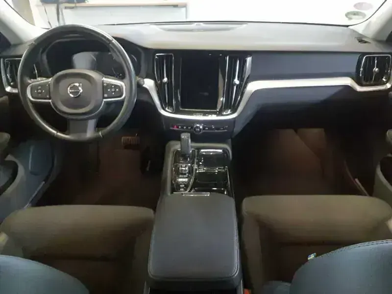 Gebraucht Volvo V60 Inscription 88 PS (64 kW) 2021 Grau Kombi