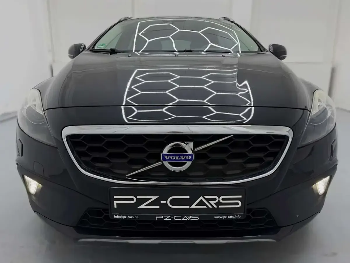 Gebraucht Volvo V40 150 PS (110 kW) 2015 Schwarz Limousine
