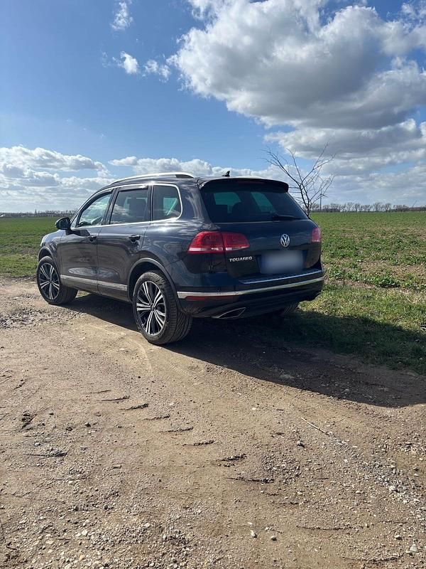 Gebraucht VW Touareg 262 PS (192 kW) 2015 Blau SUV