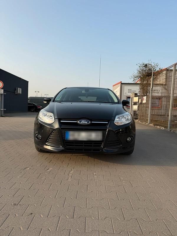 Gebraucht Ford Focus 150 PS (110 kW) 2013 Schwarz Kombi